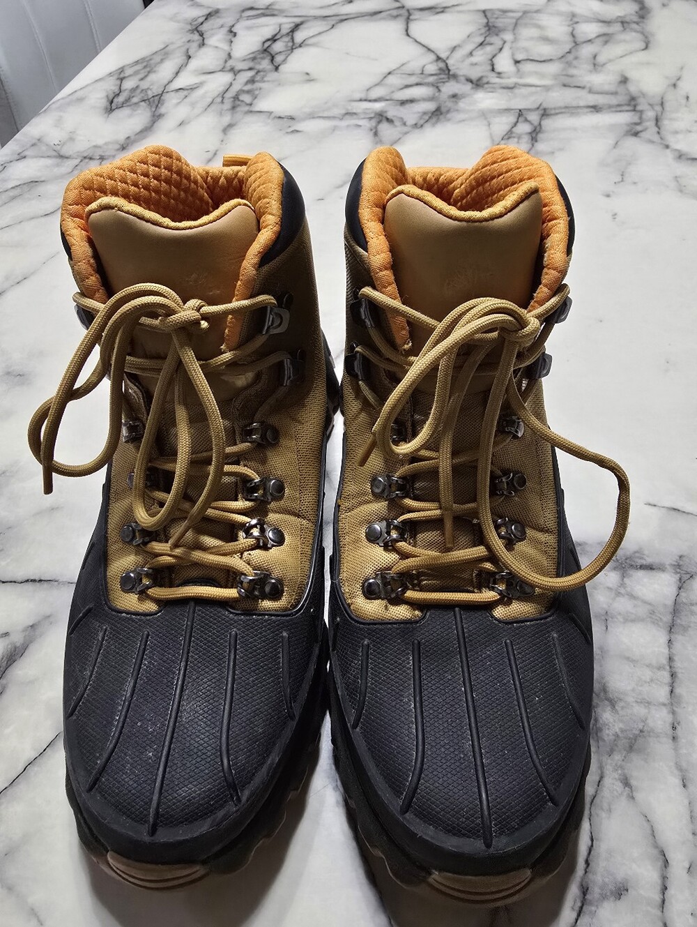 Timberland  Mens Shell Toe Hiking Boots Size 11 Waterproof